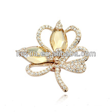 Wholesale costume jewelry crystal flower shaped brooch fashion dresses for women party